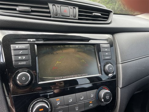 Used 2020 Nissan Rogue S image 22