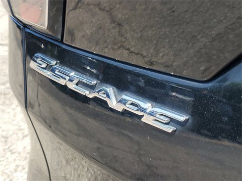 Used 2017 Ford Escape Titanium image 6