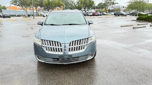 Used 2010 Lincoln MKT AWD image 3
