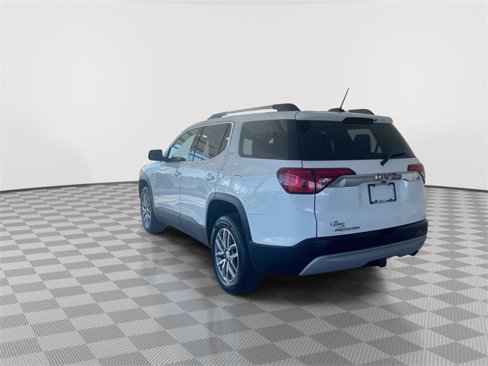 Used 2018 GMC Acadia SLE image 8