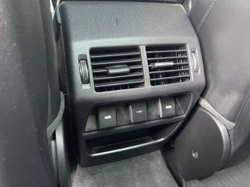 Used 2020 Land Rover Discovery Sport SE R-Dynamic image 22