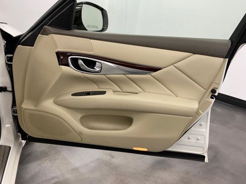 Used 2016 INFINITI Q70 L 3.7 image 45