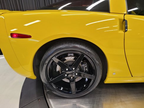 Used 2007 Chevrolet Corvette Coupe w/ Preferred Equipment Group image 44