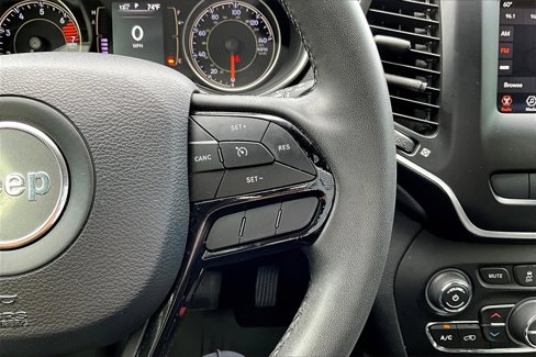 Certified 2020 Jeep Cherokee Latitude Plus image 25