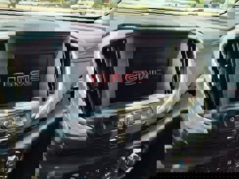 Used 2022 GMC Terrain SLE image 24