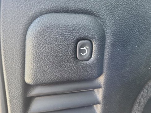 Used 2019 Jeep Grand Cherokee Overland image 8
