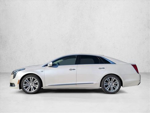 Used 2018 Cadillac XTS Luxury image 9