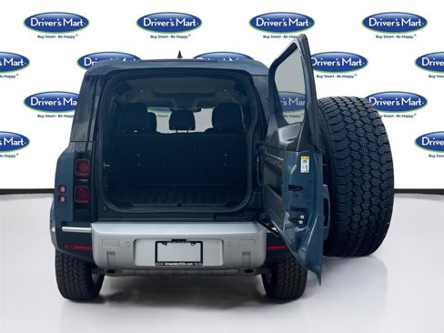 Used 2022 Land Rover Defender 110 SE image 29