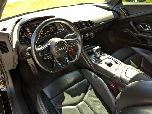 Used 2018 Audi R8 V10 w/ Premium Package image 22