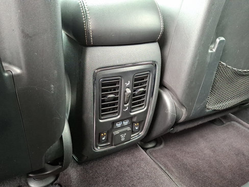 Used 2016 Jeep Grand Cherokee Limited image 12