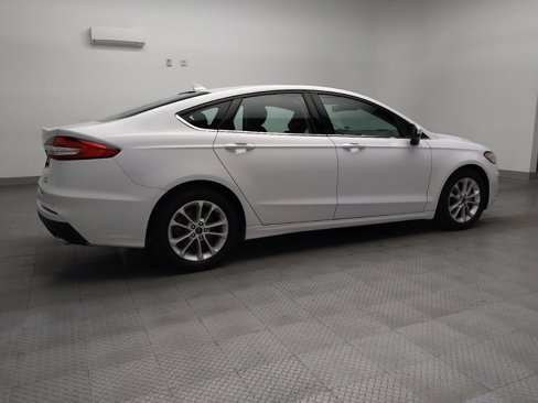 Used 2020 Ford Fusion SE image 10