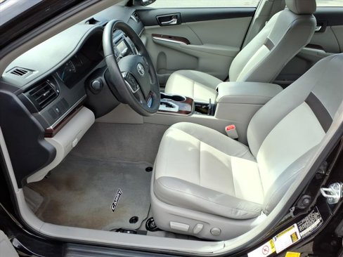 Used 2012 Toyota Camry XLE image 7