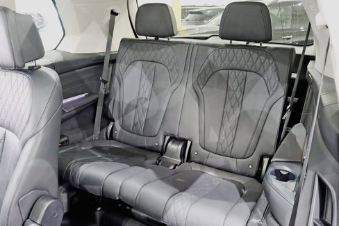 Used 2022 BMW X7 xDrive40i w/ Executive Package image 37