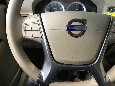 Used 2010 Volvo XC70 3.2 image 24