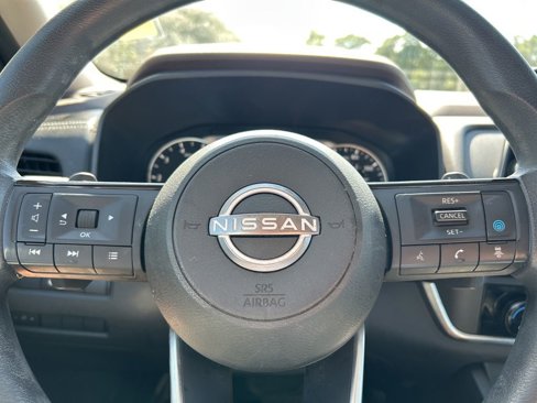 Used 2023 Nissan Rogue SV image 17