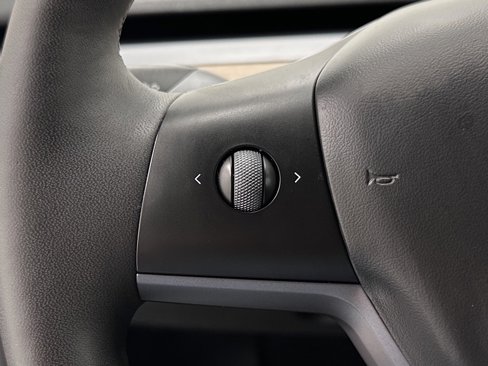 Used 2023 Tesla Model Y Long Range image 24