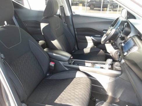 Used 2022 Nissan Kicks SV image 16