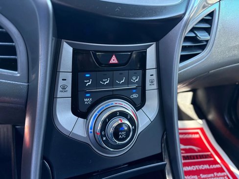 Used 2013 Hyundai Elantra GLS image 29