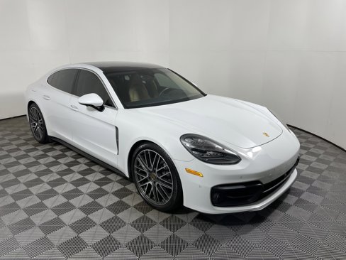 Certified 2022 Porsche Panamera Platinum Edition image 9