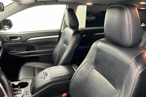 Used 2016 Toyota Highlander XLE image 17