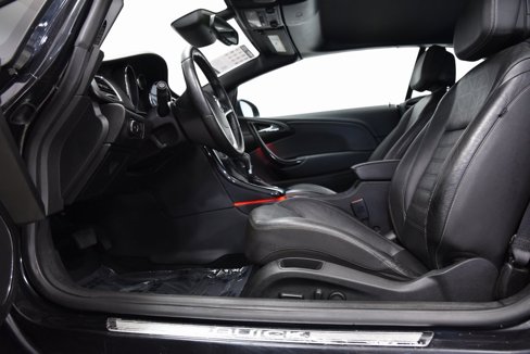 Used 2016 Buick Cascada Premium image 16