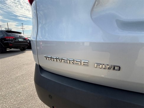 Used 2020 Chevrolet Traverse LT w/ Driver Confidence II Package image 47