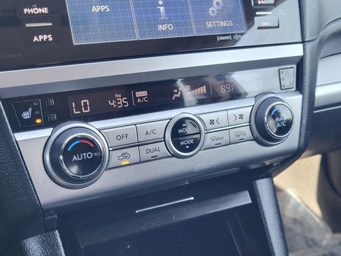 Used 2017 Subaru Outback 2.5i Premium image 28