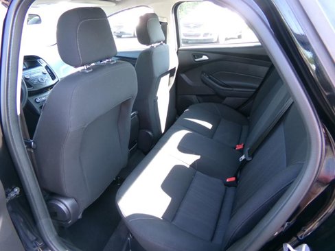 Used 2018 Ford Focus SE image 25