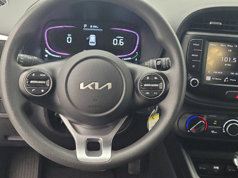 Used 2023 Kia Soul LX w/ LX Technology Package image 22