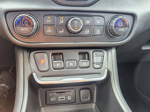 Used 2020 GMC Terrain SLT w/ Preferred Package image 14