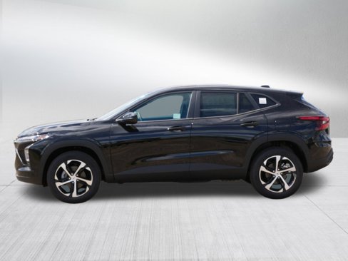New 2025 Chevrolet Trax RS w/ Sunroof Package image 2
