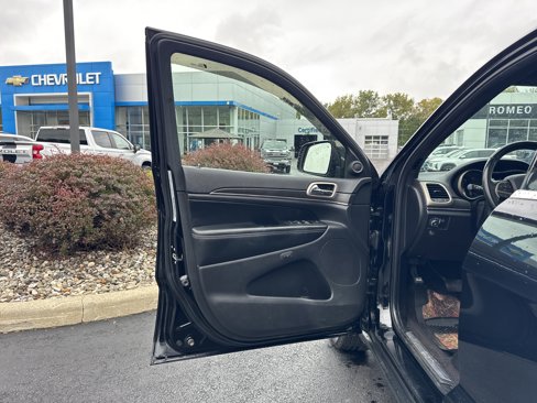 Used 2017 Jeep Grand Cherokee Limited image 10