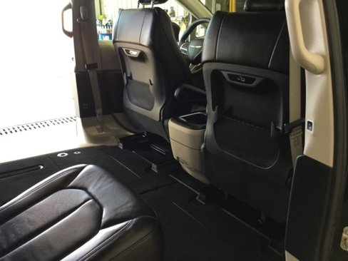 Used 2022 Chrysler Pacifica Touring-L image 56