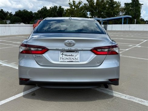 Used 2022 Toyota Camry LE image 4