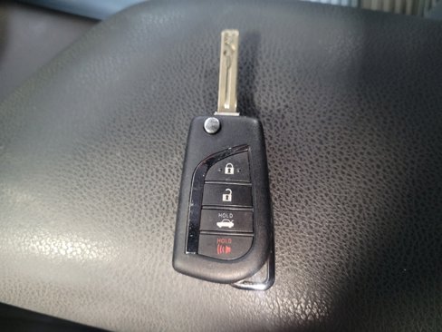 Used 2022 Toyota Camry SE image 32