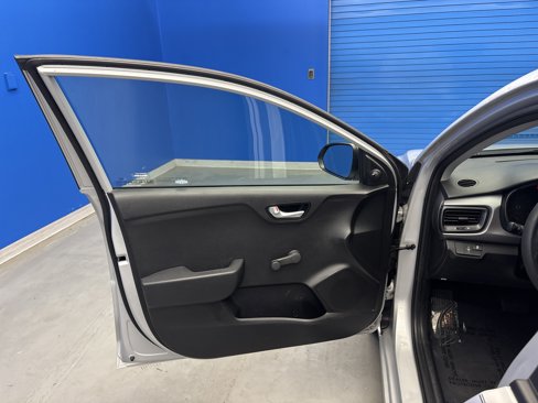 Used 2018 Kia Rio LX image 9