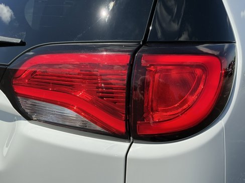 Used 2019 Chrysler Pacifica Touring-L Plus w/ Advanced Safetytec Group image 18