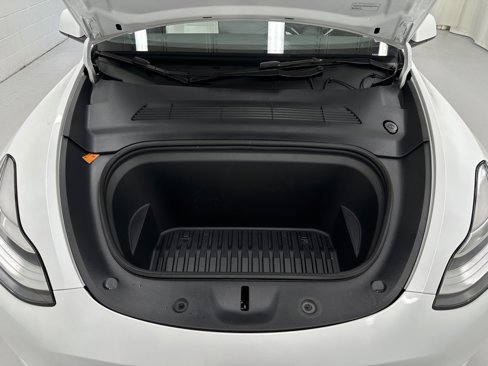 Used 2023 Tesla Model Y Long Range image 39