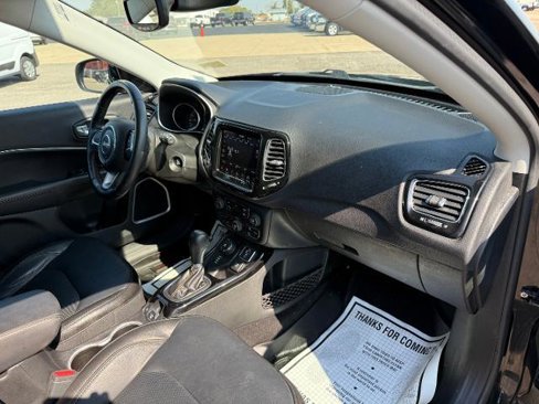 Used 2018 Jeep Compass Limited w/ Navigation Group image 9