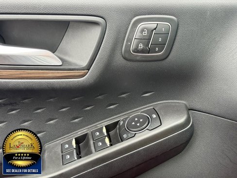 Used 2020 Ford Escape Titanium image 23