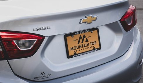 Used 2017 Chevrolet Cruze LS image 21