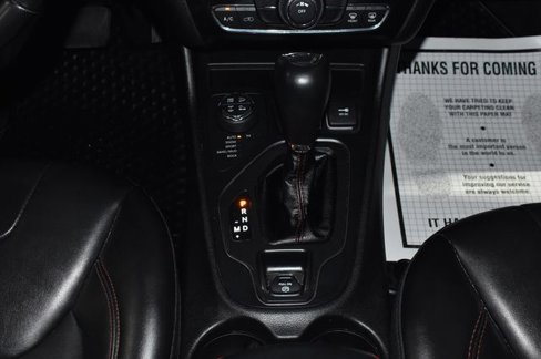 Used 2019 Jeep Cherokee Trailhawk image 19