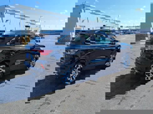 Used 2022 Ford Escape Titanium w/ Titanium Elite Package image 3