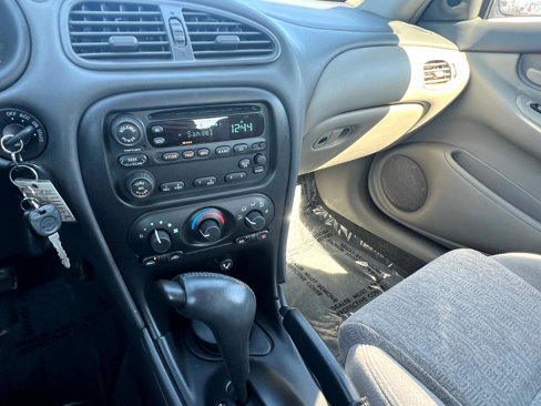Used 2002 Oldsmobile Alero GL image 45