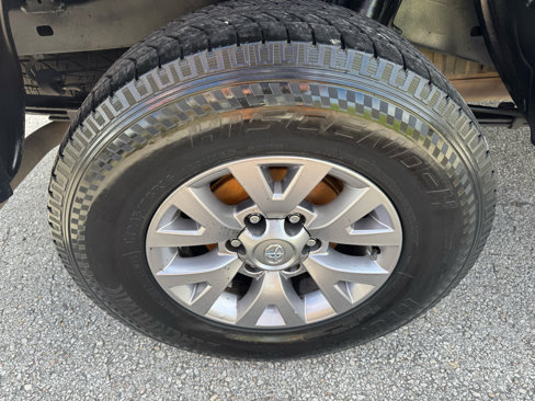 Used 2017 Toyota Tacoma SR5 image 24