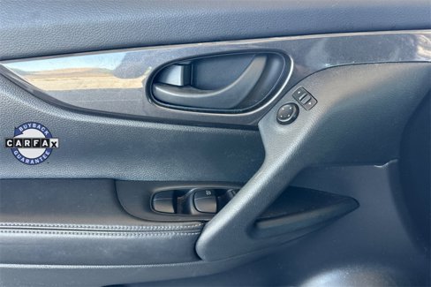 Used 2020 Nissan Rogue S image 15