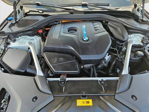 Used 2019 BMW 530e w/ Convenience Package image 24