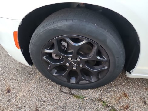 Used 2019 Chrysler 300 Touring w/ Sport Appearance Package image 17