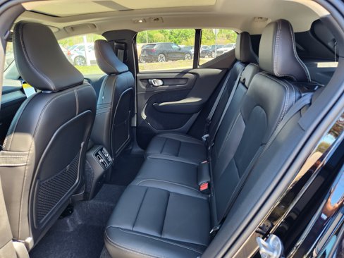 New 2025 Volvo XC40 B5 Core w/ Protection Package image 19