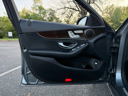 Used 2018 Mercedes-Benz C 300 4MATIC Sedan image 13